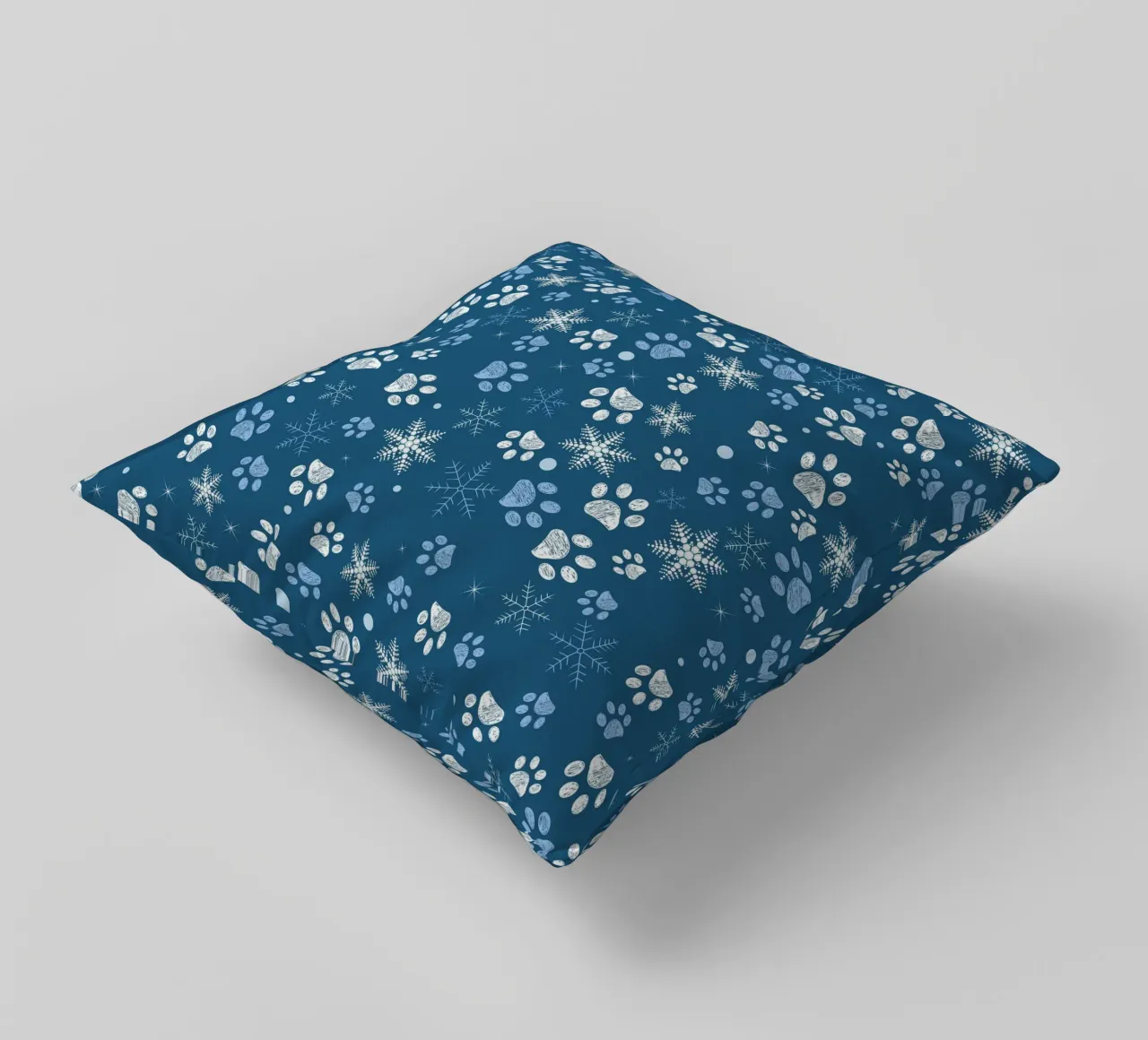Impronte di zampe con fiocchi di neve blu cuscino da GalerieGG