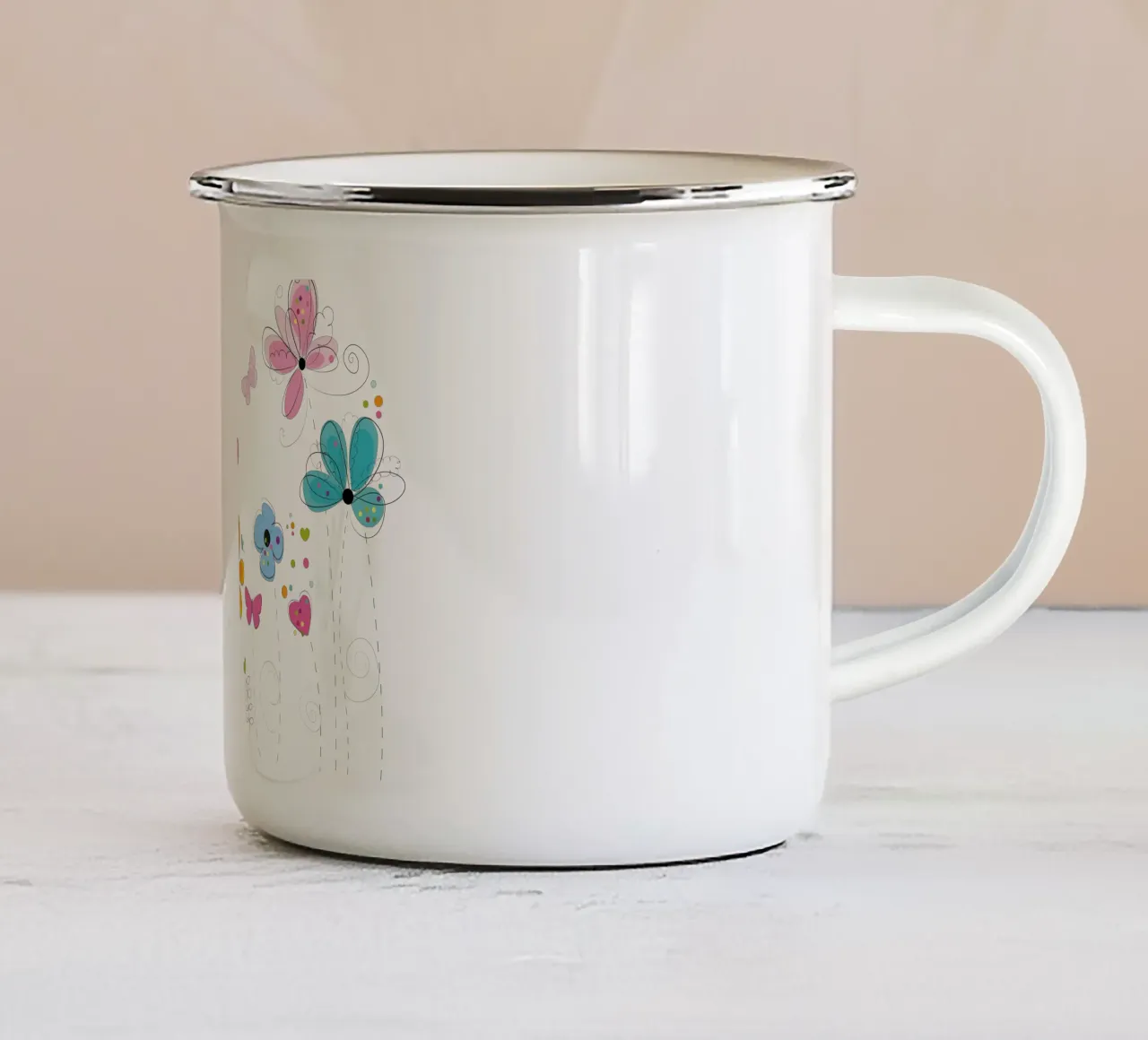 Primavera, fiori colorati a scarabocchio tazza in smalto da GalerieGG