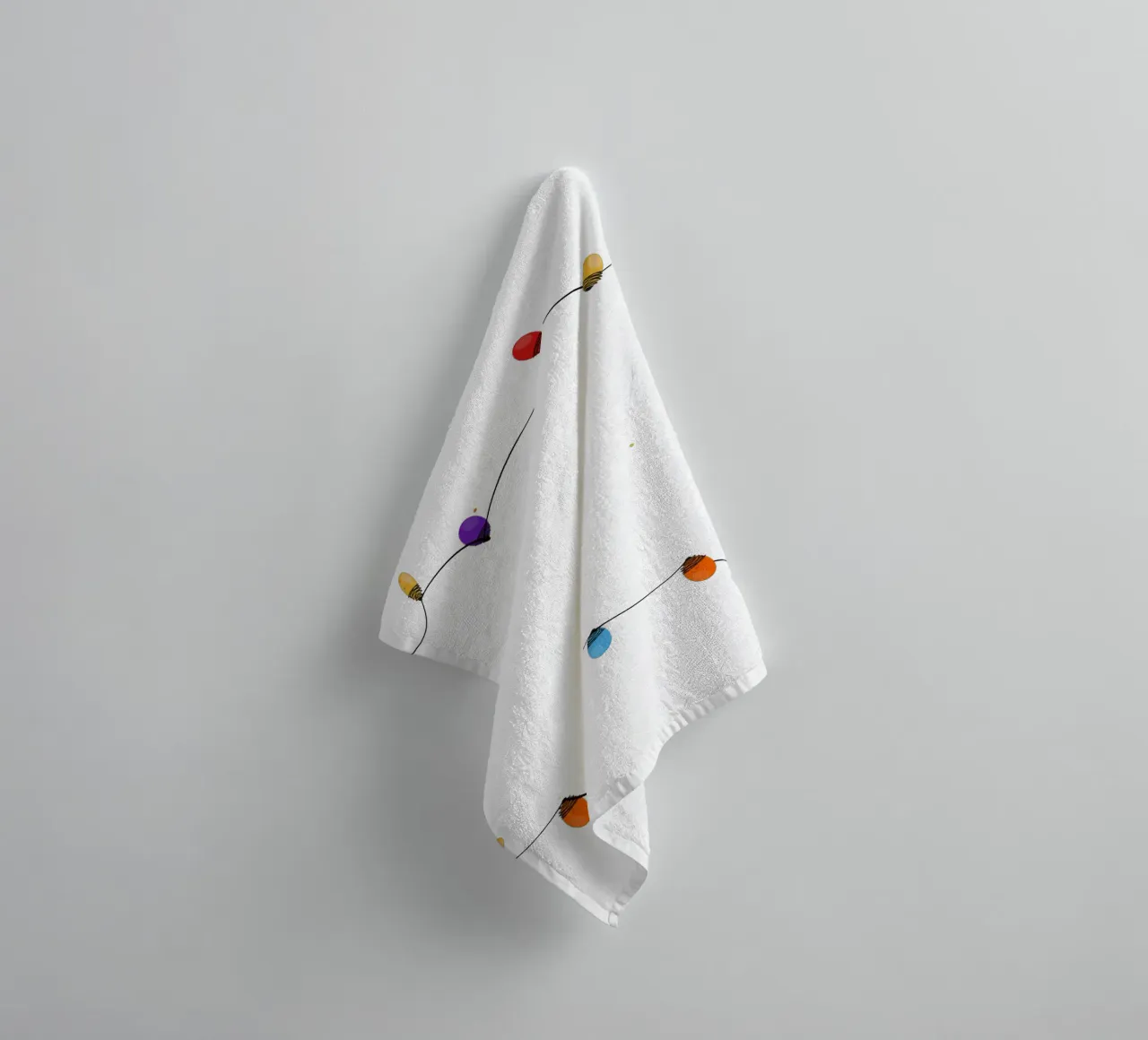 Cornice natalizia colorata con lampadina asciugamano da bagno da GalerieGG