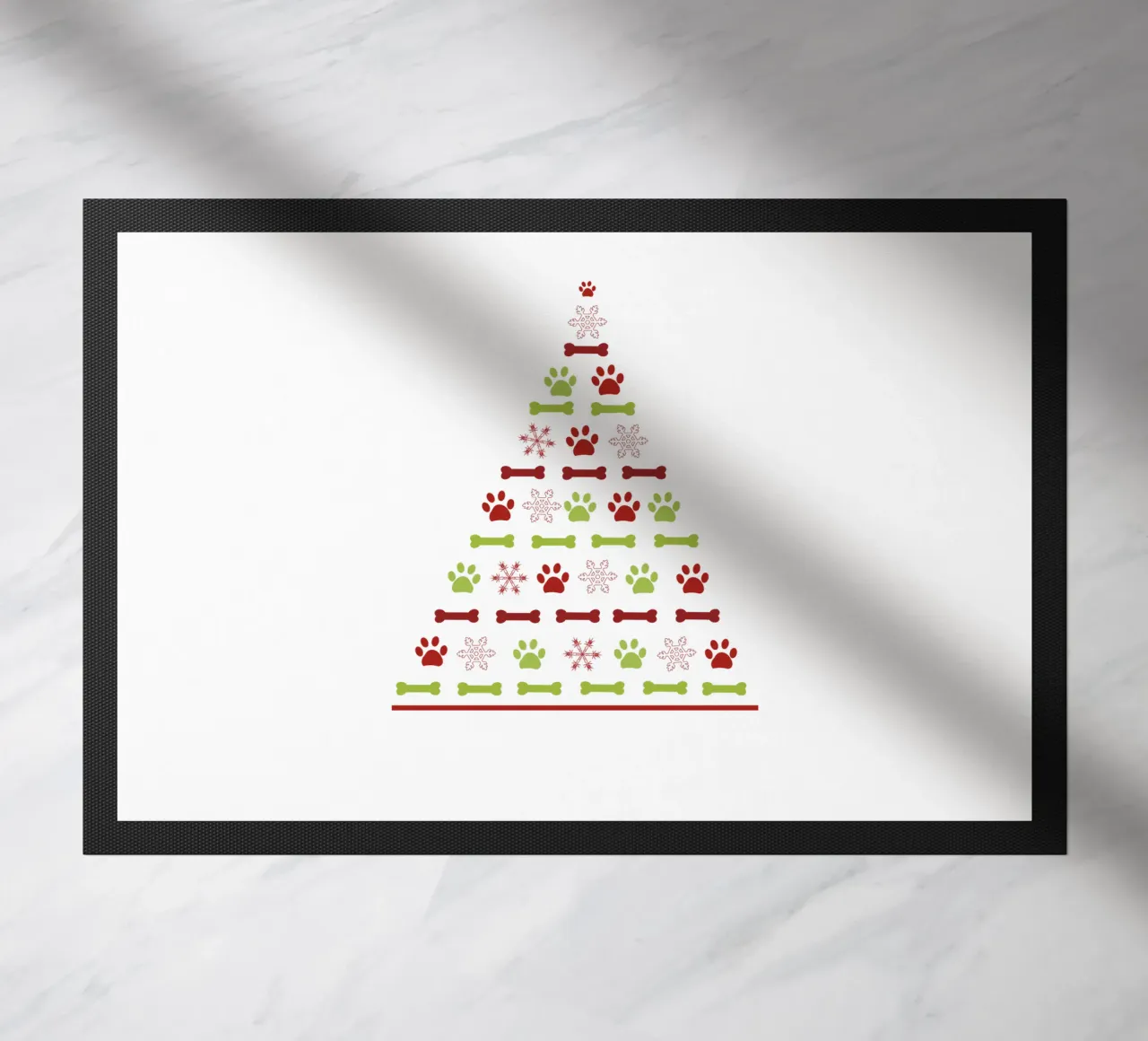 Albero di pino fatto di impronte di zampe zerbino da GalerieGG