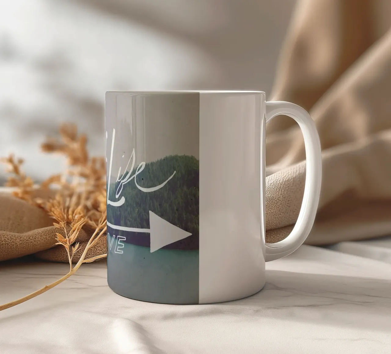 The Aim of Life tazza in ceramica da Leah Flores