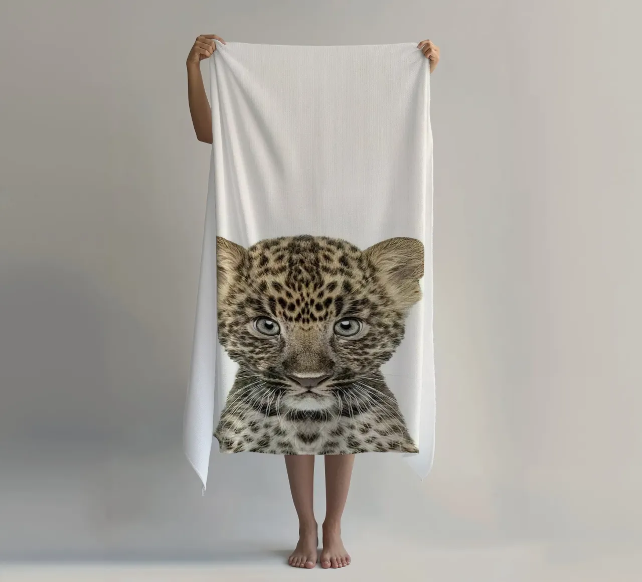Bambino leopardo telo mare da Emil Art Studio