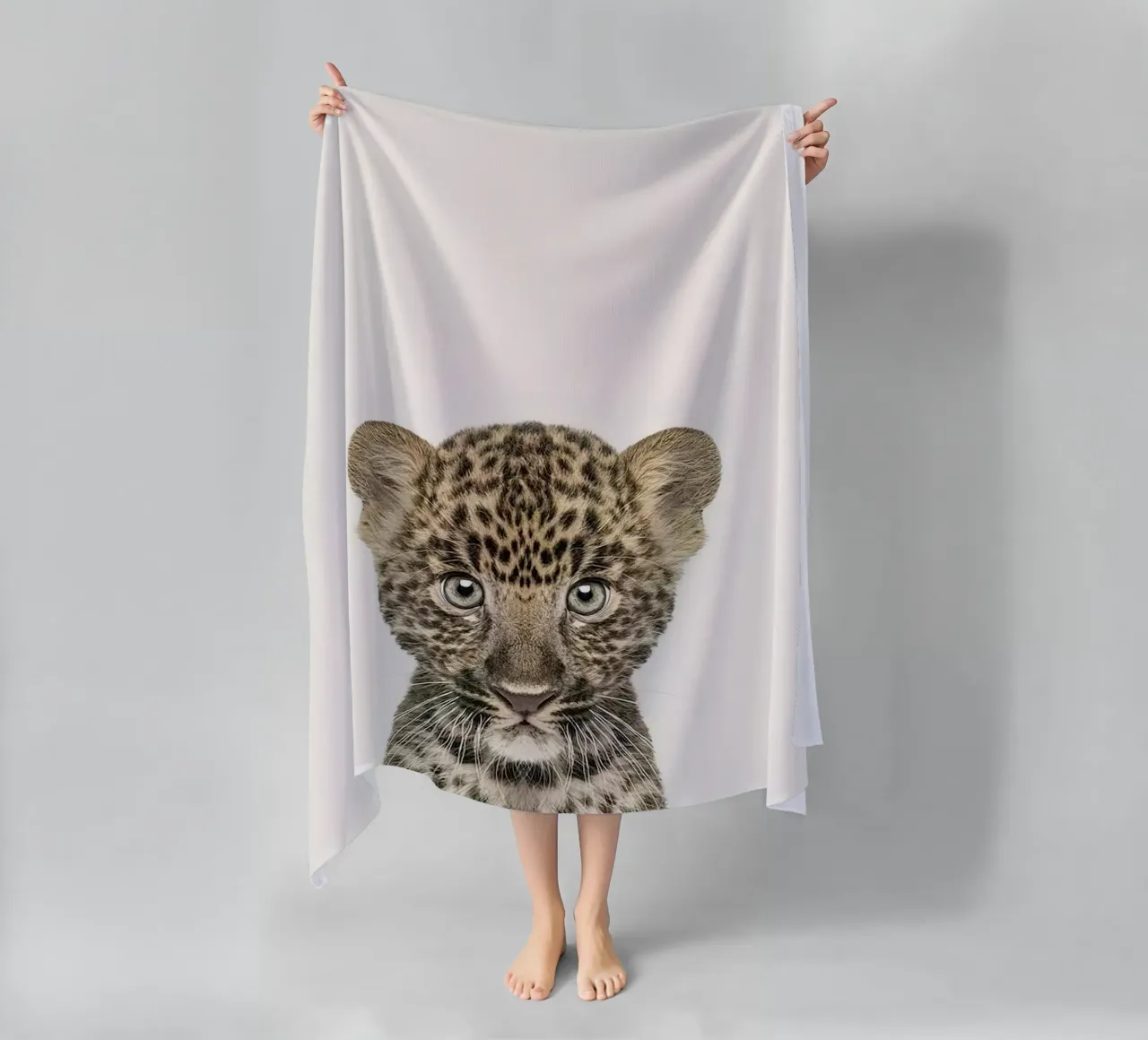 Bambino leopardo telo mare da Emil Art Studio