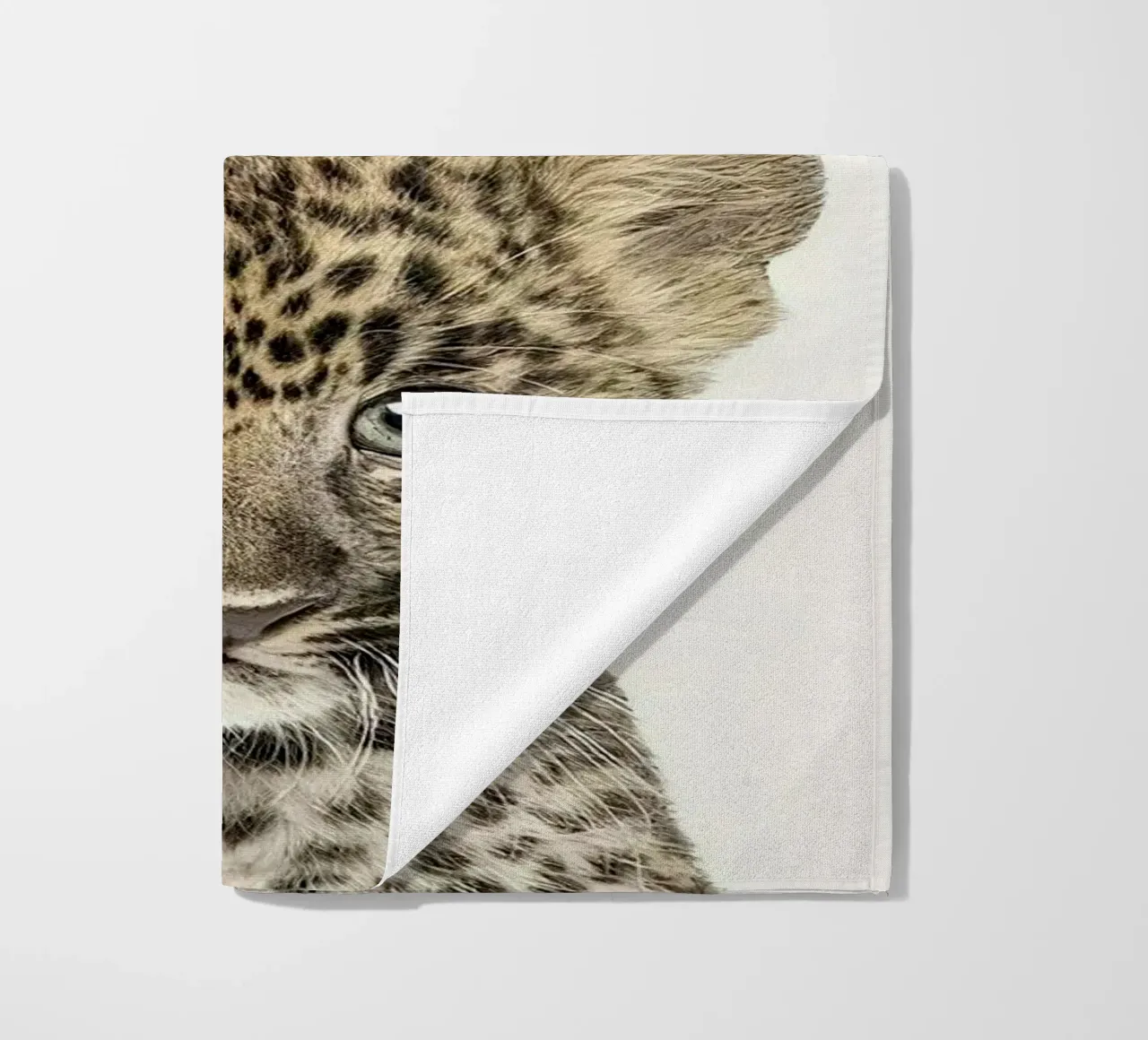 Bambino leopardo telo mare da Emil Art Studio