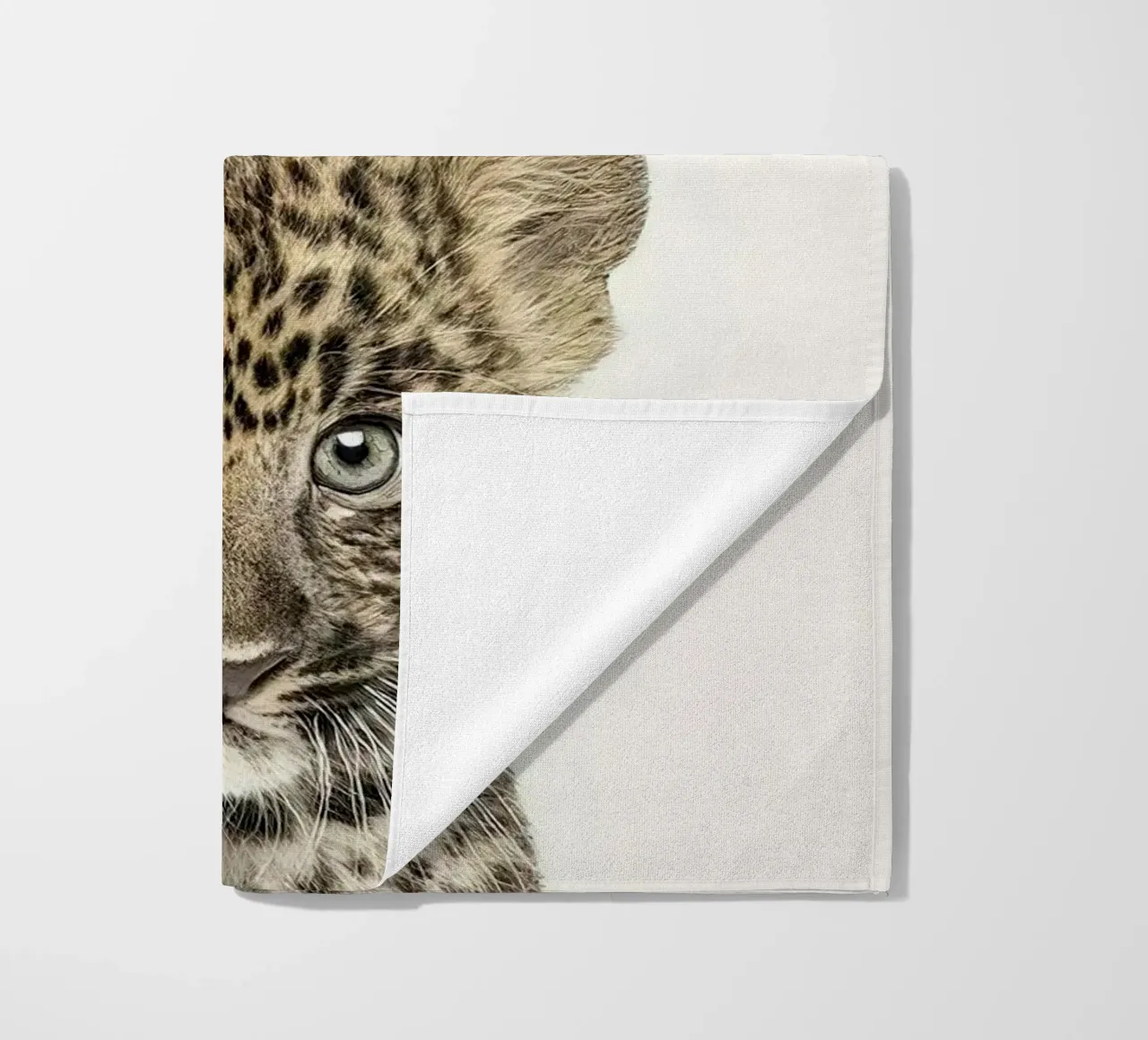 Bambino leopardo telo mare da Emil Art Studio