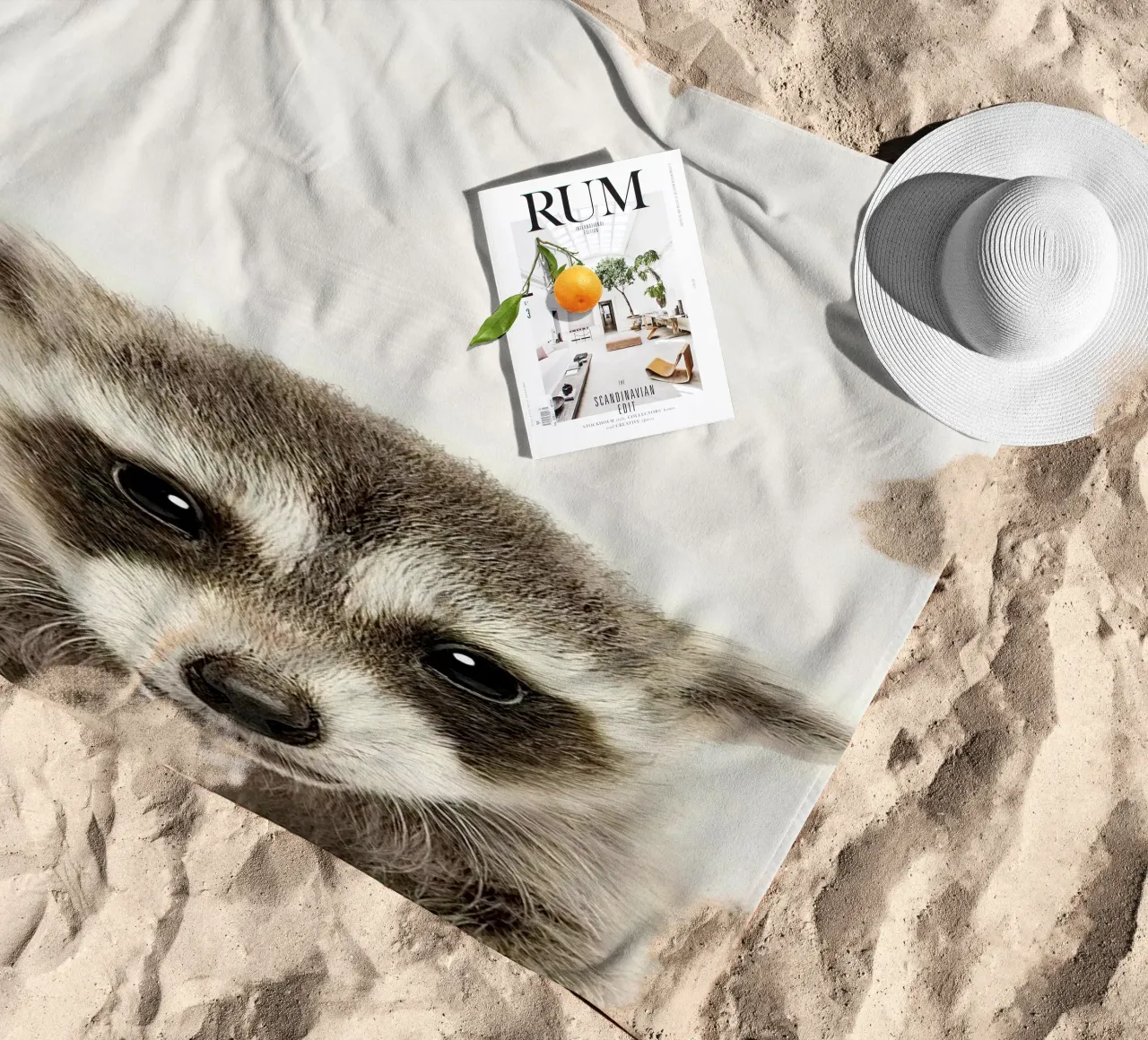 Procione telo mare da Emil Art Studio