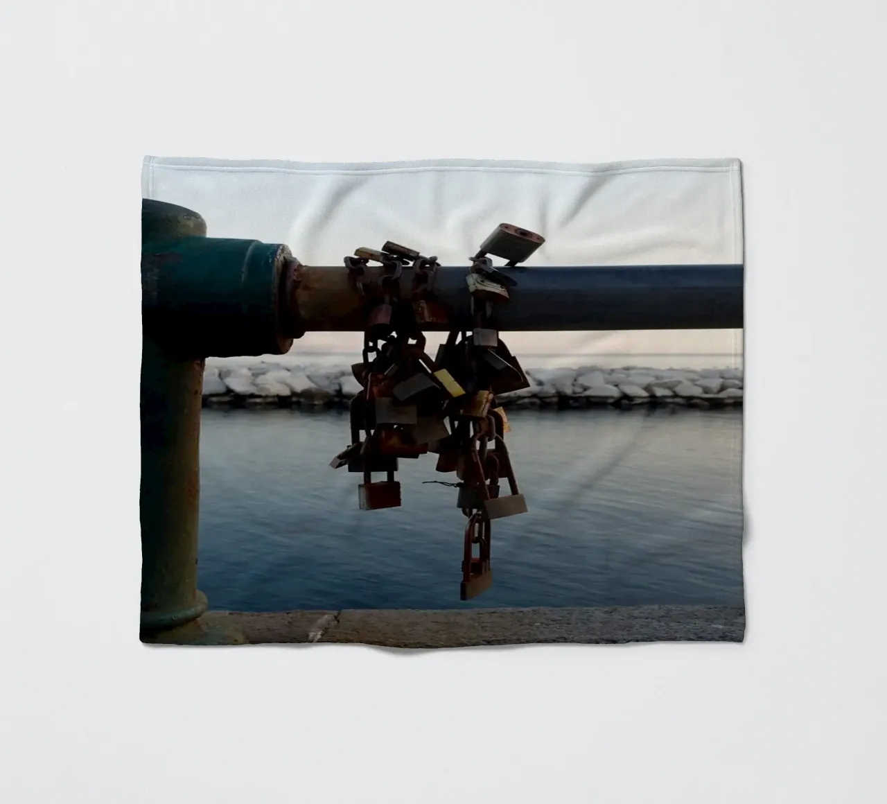 Lovelocks a Napoli coperta in pile da Piccola Serenata