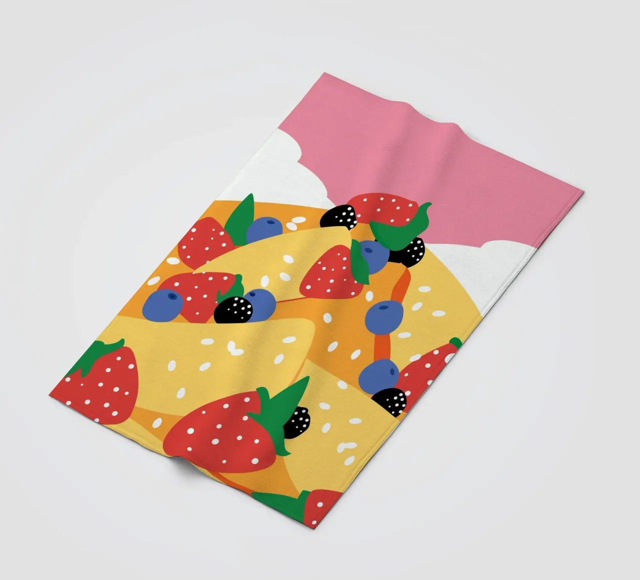 Torta con fragole e mirtilli coperta in pile da OFFICIAL FRUIT & VEGETABLES