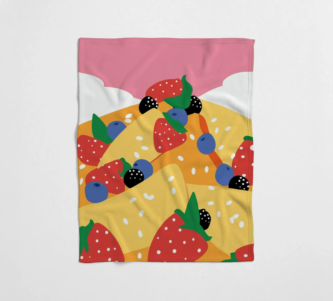 Torta con fragole e mirtilli coperta in pile da OFFICIAL FRUIT & VEGETABLES