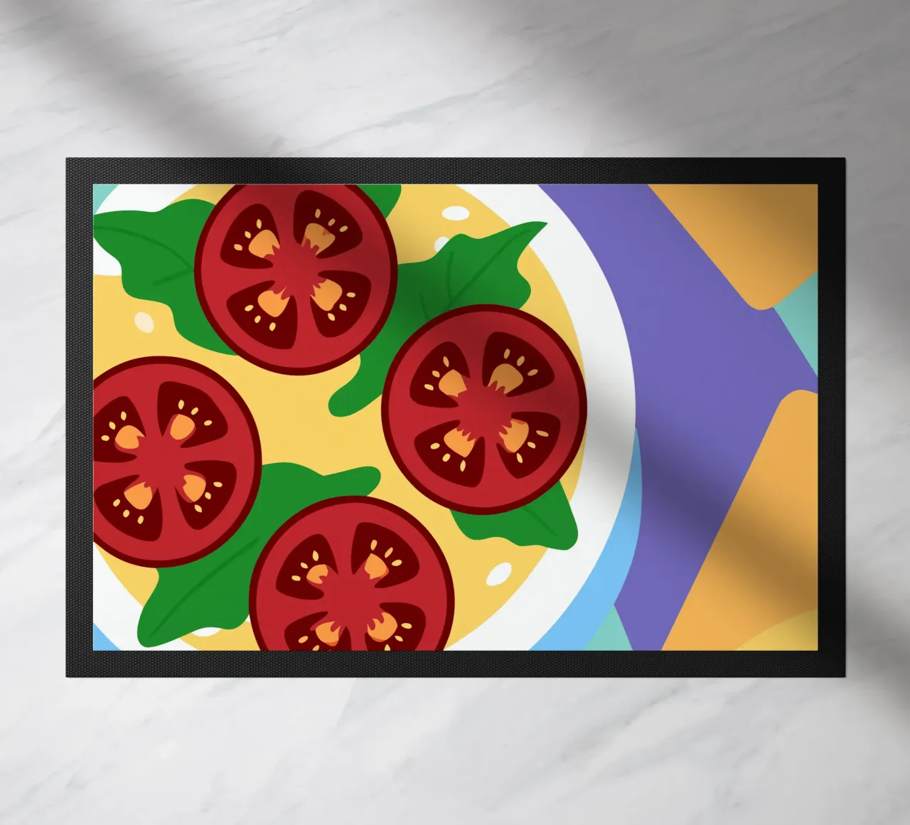 Ciotola di zuppa di pomodoro fresco con foglie verdi zerbino da OFFICIAL FRUIT & VEGETABLES