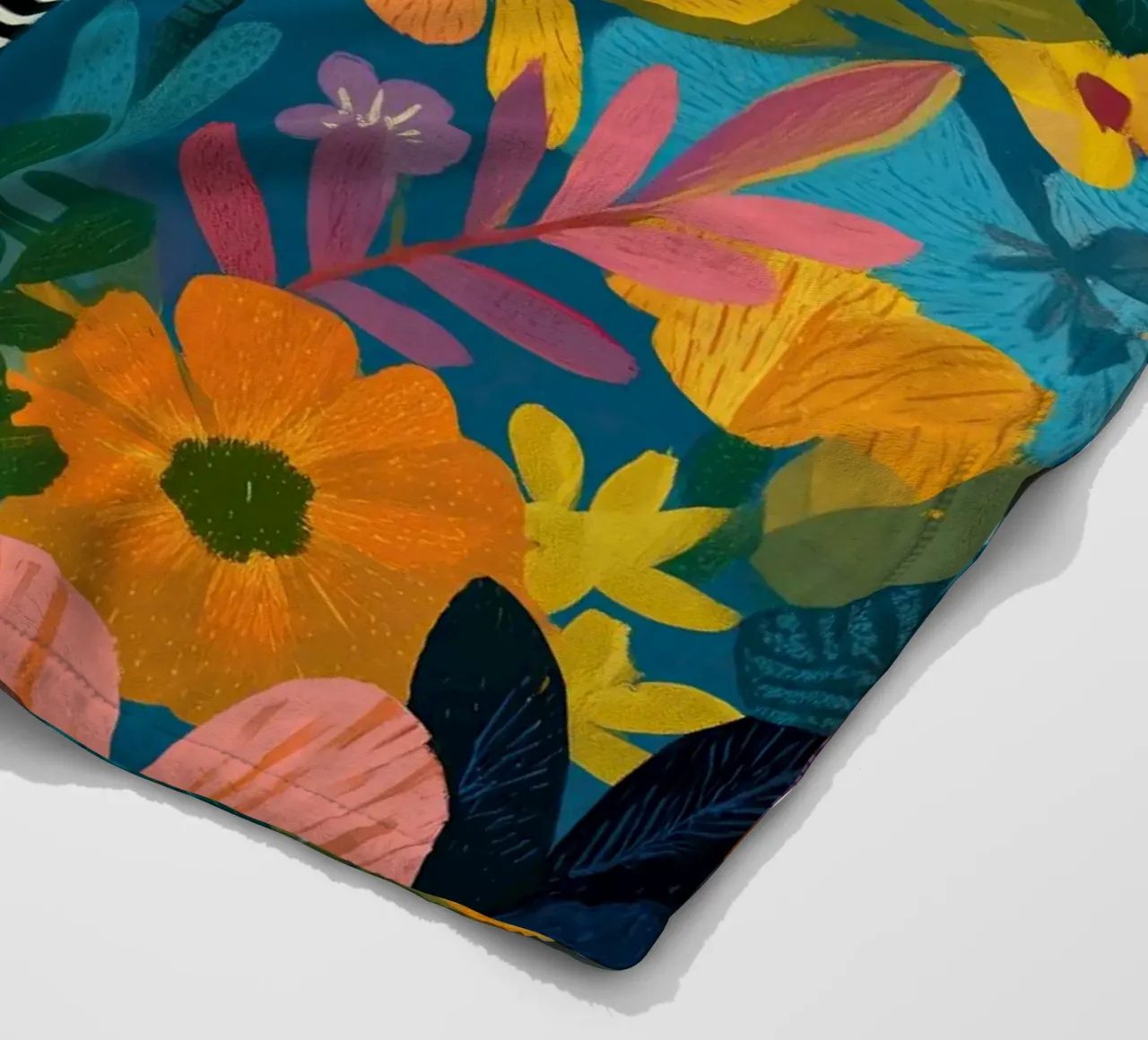 Blooming Stripes - Zebra in Lush Flora coperta in pile da Luca