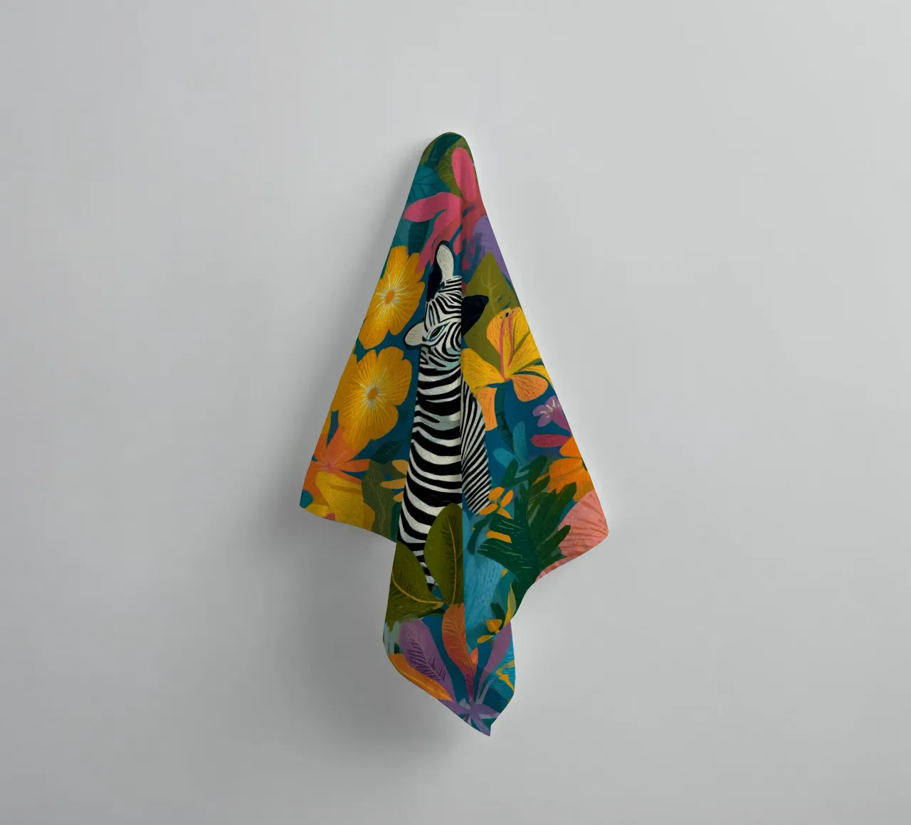 Blooming Stripes - Zebra in Lush Flora asciugamano da bagno da Luca