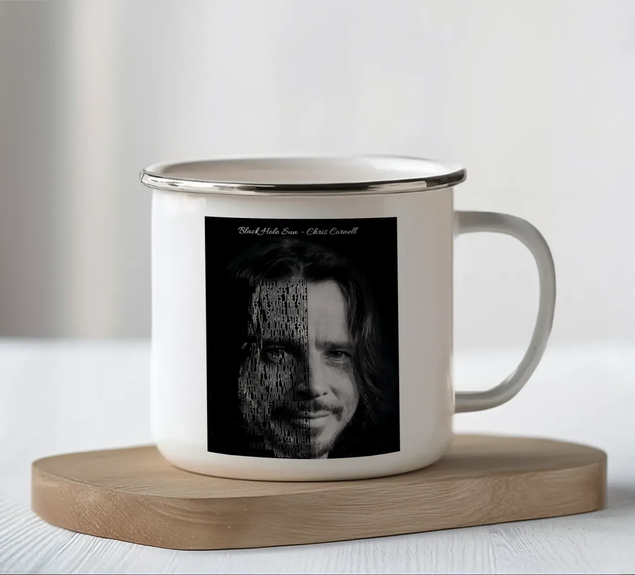 Buco nero del sole tazza in smalto da Gunawan Rb