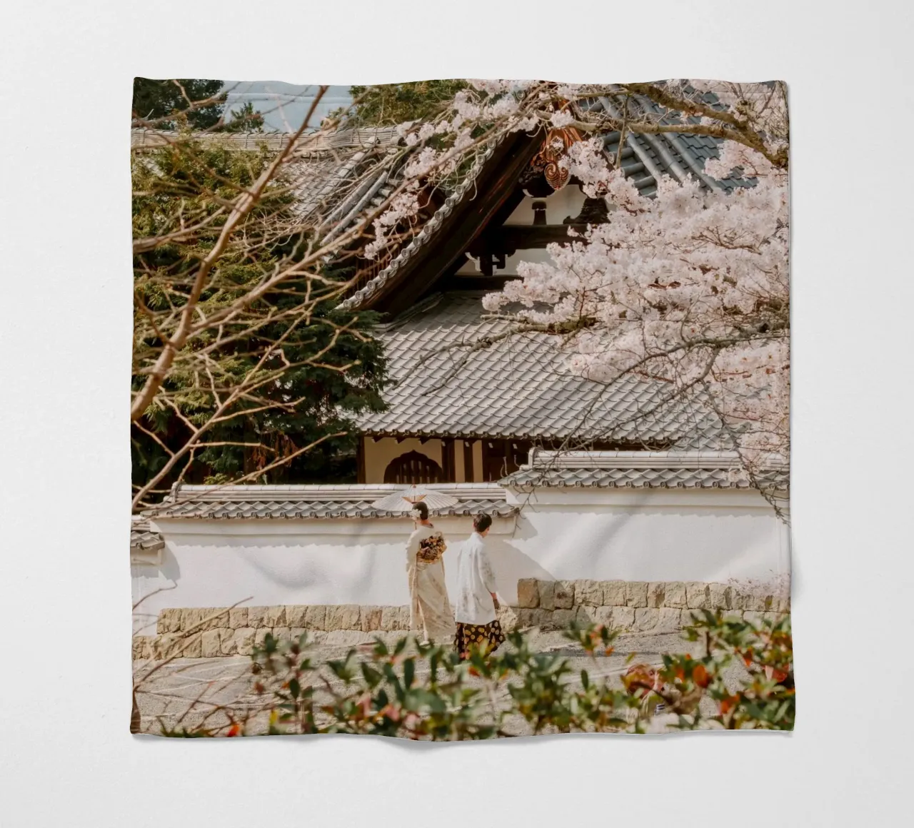 Tempio dei ciliegi in fiore Geisha a Kyoto, Giappone coperta in pile da mbgraphx2
