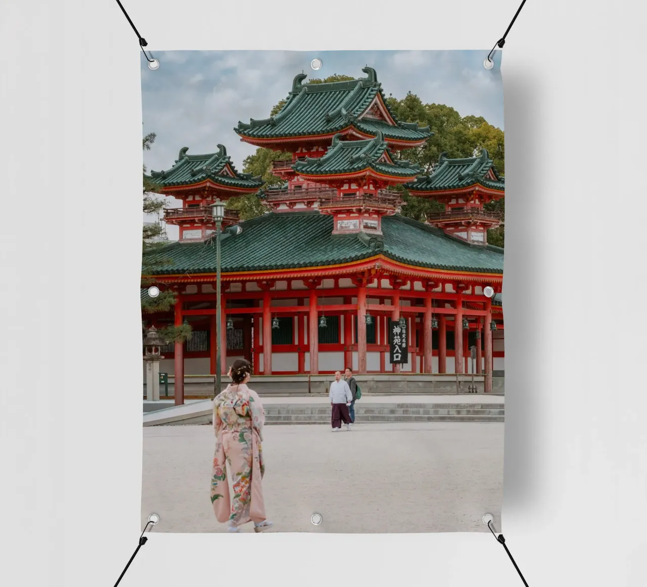 Geisha davanti a un tempio di Kyoto telo in pvc da mbgraphx2
