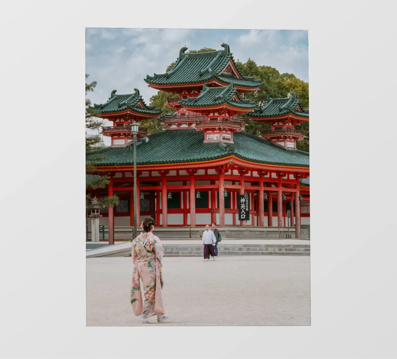 Geisha davanti a un tempio di Kyoto telo in pvc da mbgraphx2