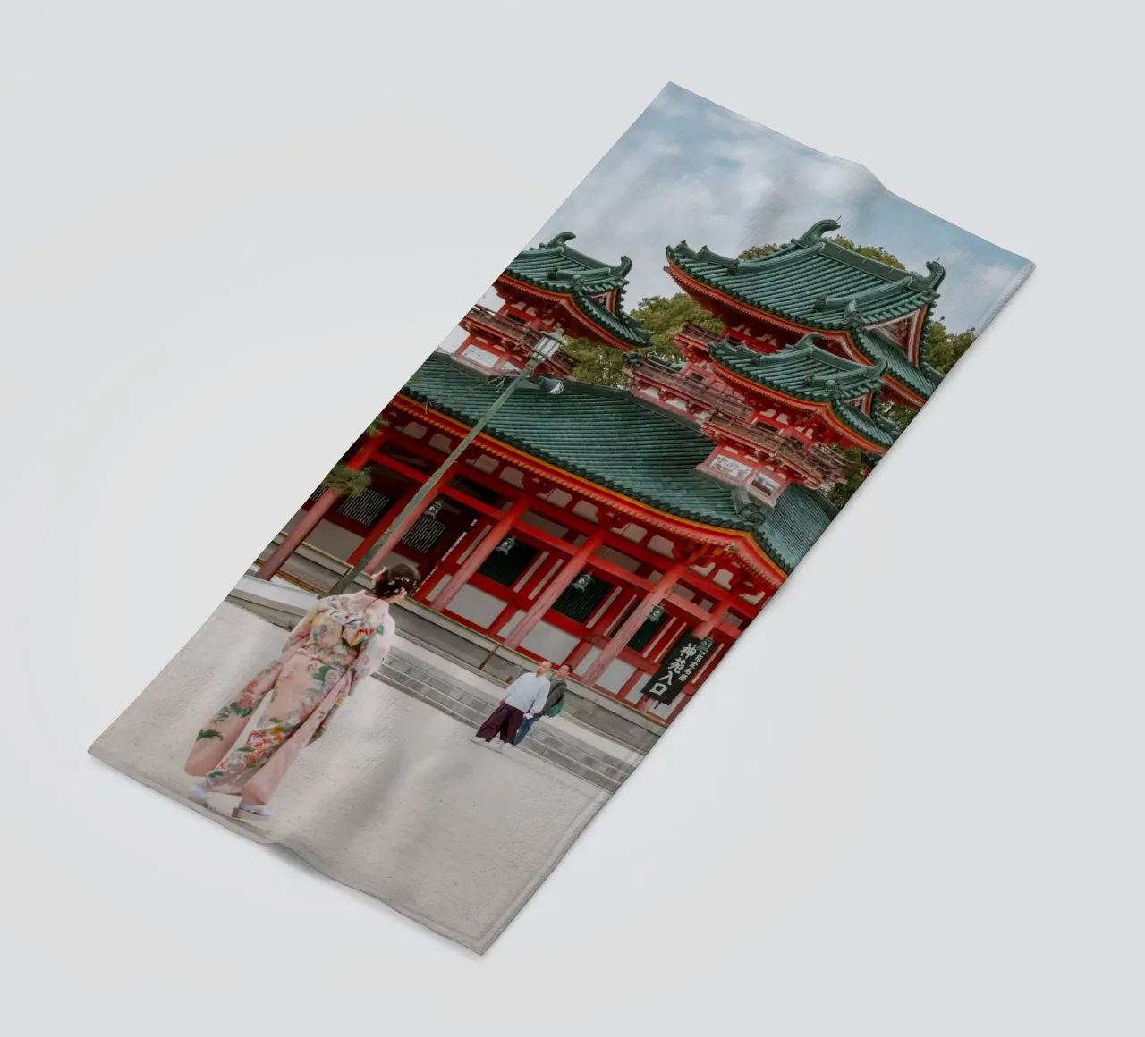 Geisha davanti a un tempio di Kyoto telo mare da mbgraphx2