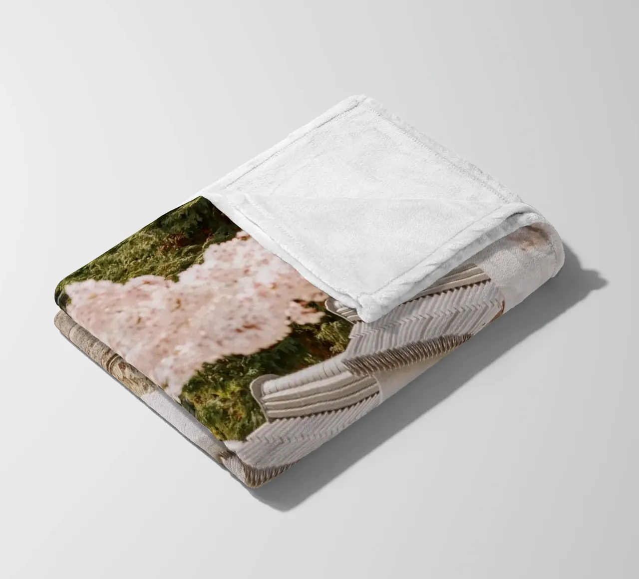Geisha dei ciliegi in fiore a Kyoto, Giappone coperta in pile da mbgraphx2