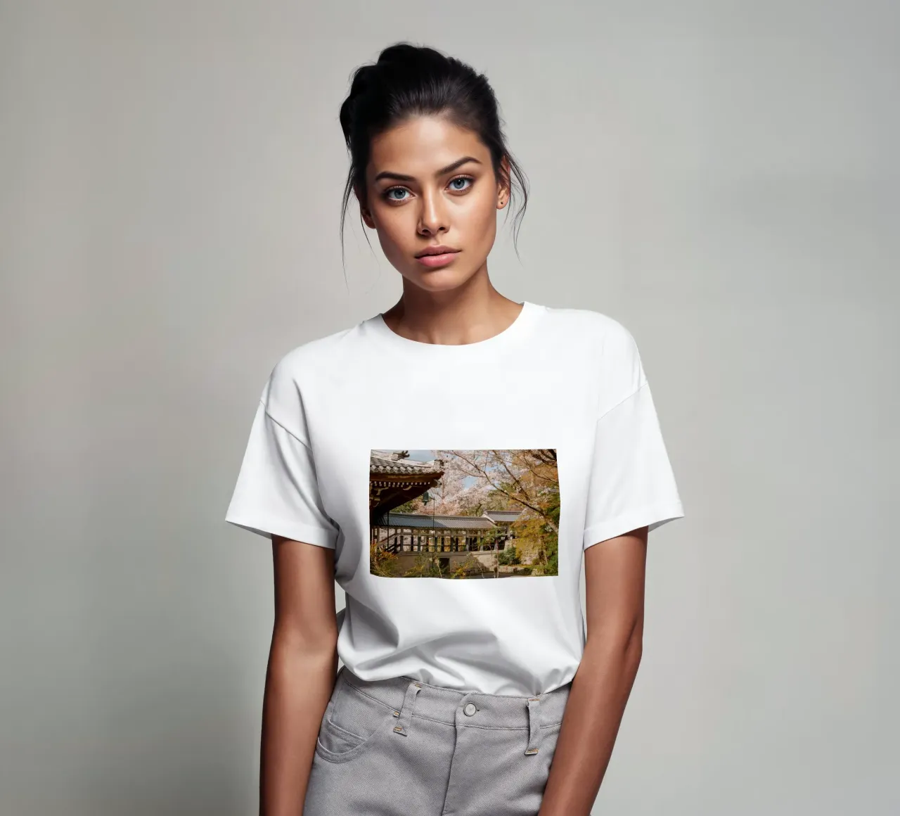 Tempio dei ciliegi in fiore a Kyoto, Giappone t-shirt da mbgraphx2