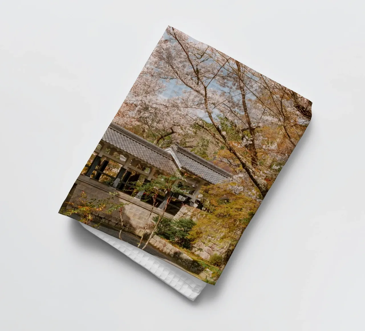 Tempio dei ciliegi in fiore a Kyoto, Giappone canovaccio da cucina da mbgraphx2