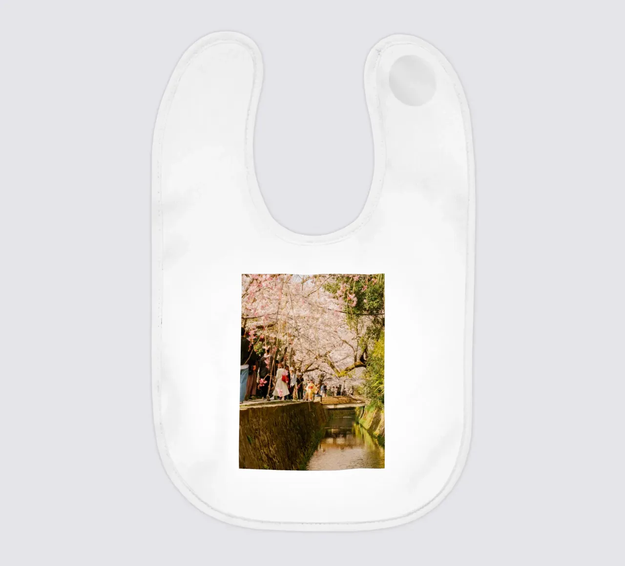 Canale dei ciliegi in fiore a Kyoto, Giappone bavaglino da mbgraphx2