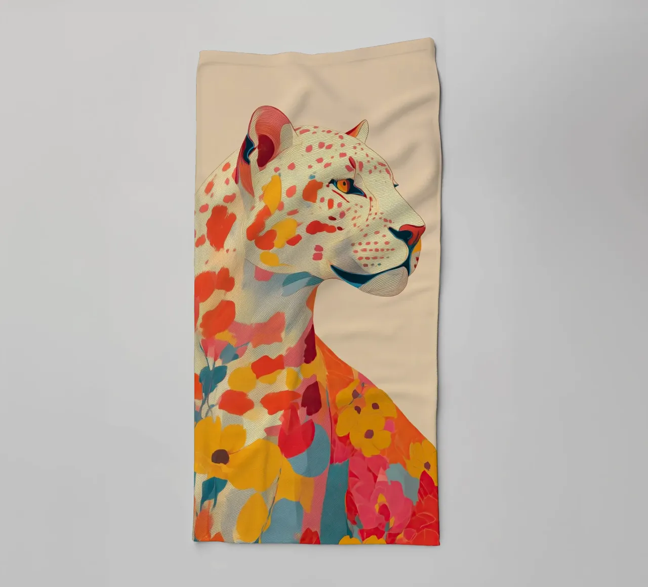 Leopard in Bloom badhanddoek van Luca