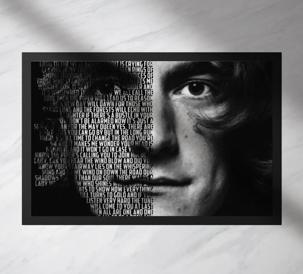 Die Treppe zum Himmel Fußmatte von Gunawan Rb