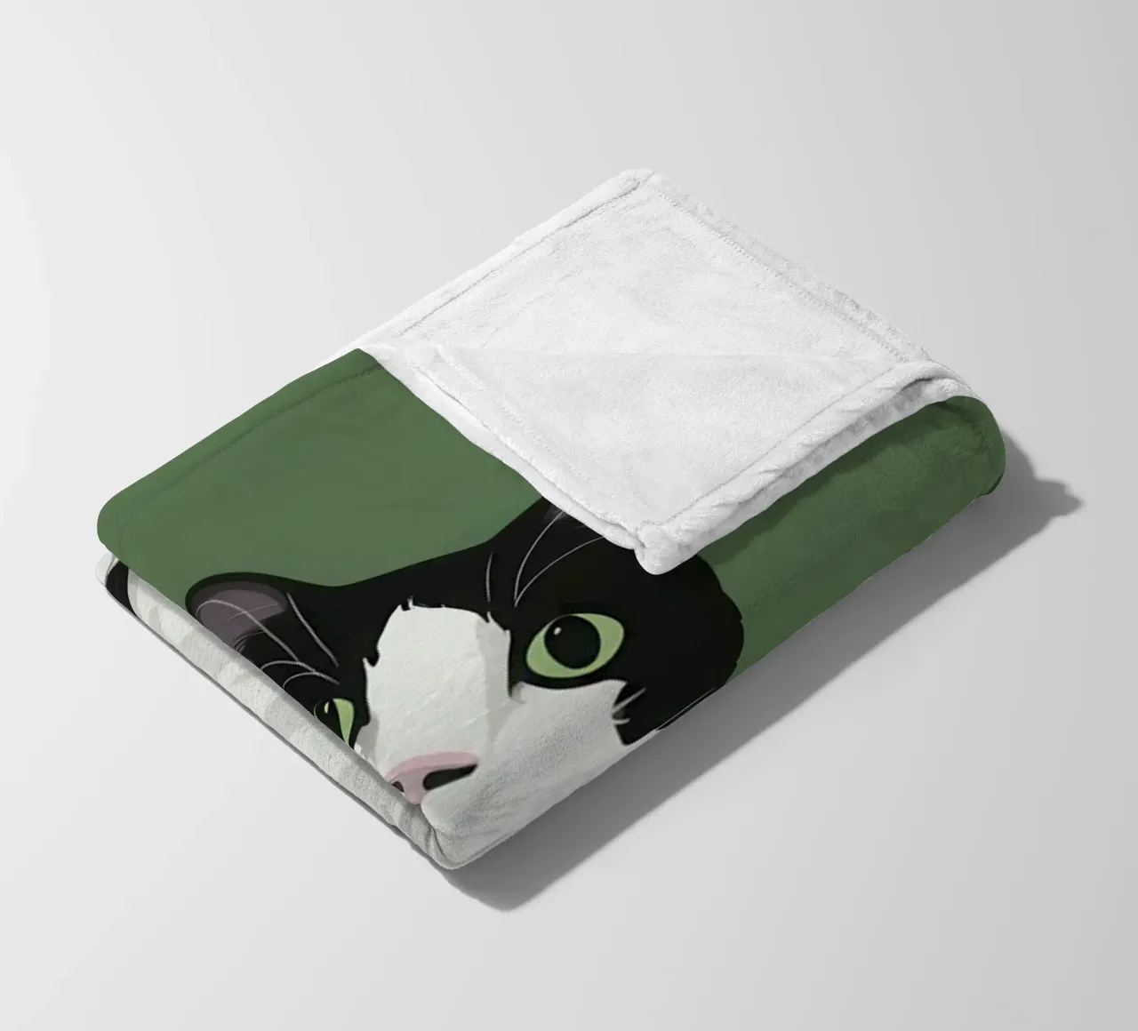 Gatto Tuxedo in posa coperta in pile da Solace Light