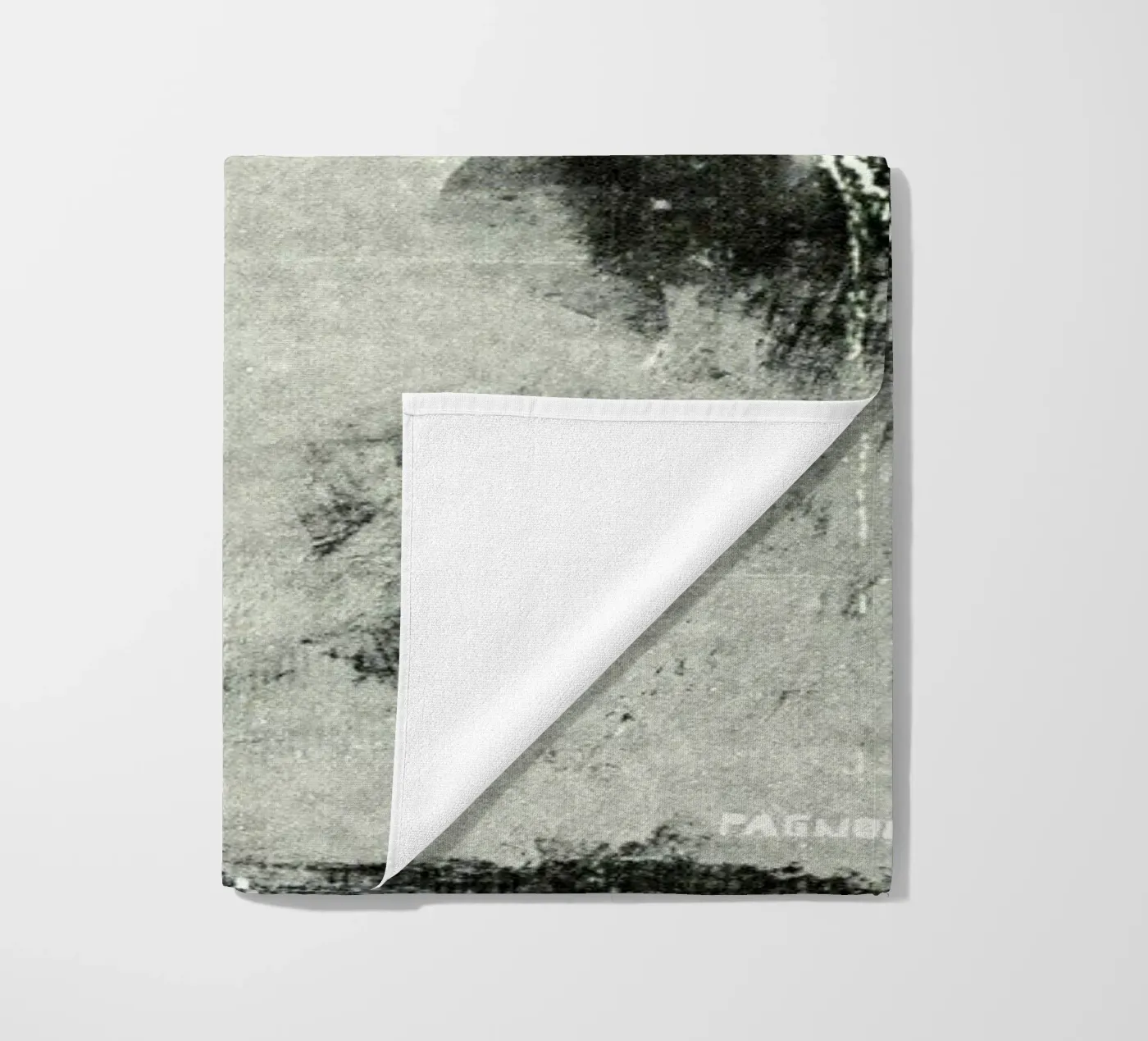 Spellbound Strandtuch von Sandrine Pagnoux