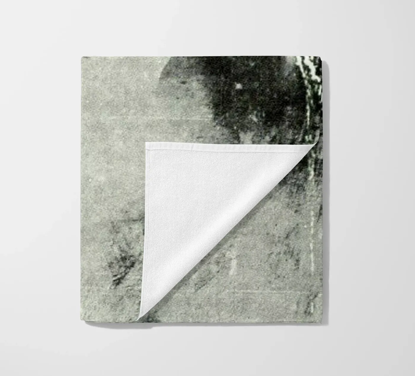 Spellbound Strandtuch von Sandrine Pagnoux