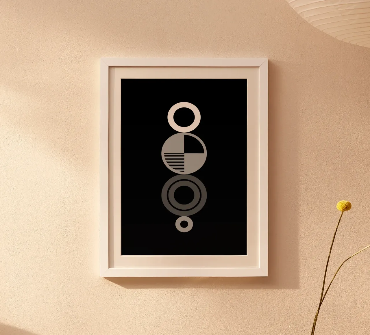 Totem degli anelli in scala di grigi minimalista e arte Bauhaus in bianco e nero carta hahnemühle da Grungeo