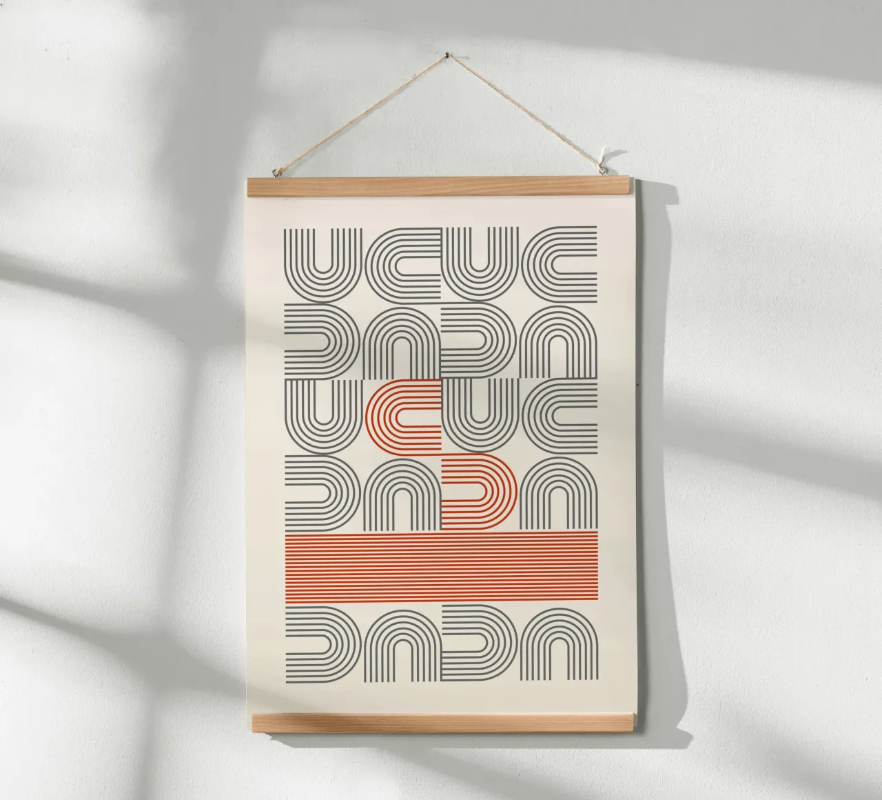 Retro Linear Arches Pattern | Mid-Century Rot & Grau Abstrac Poster von Grungeo