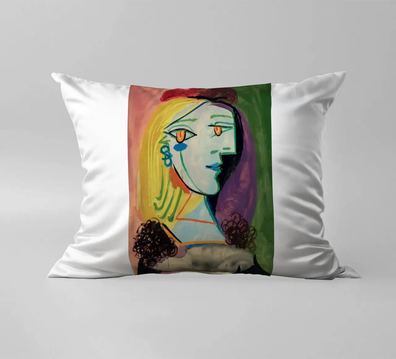 sguardo di una bella donna cuscino da eternal nino