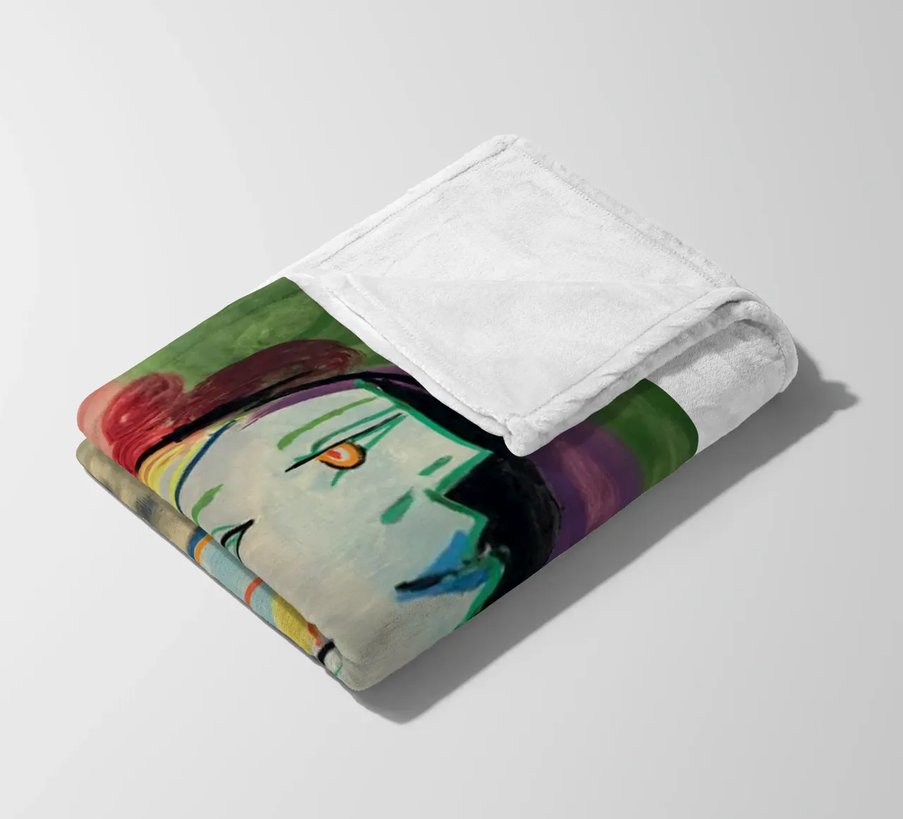 sguardo di una bella donna coperta in pile da eternal nino