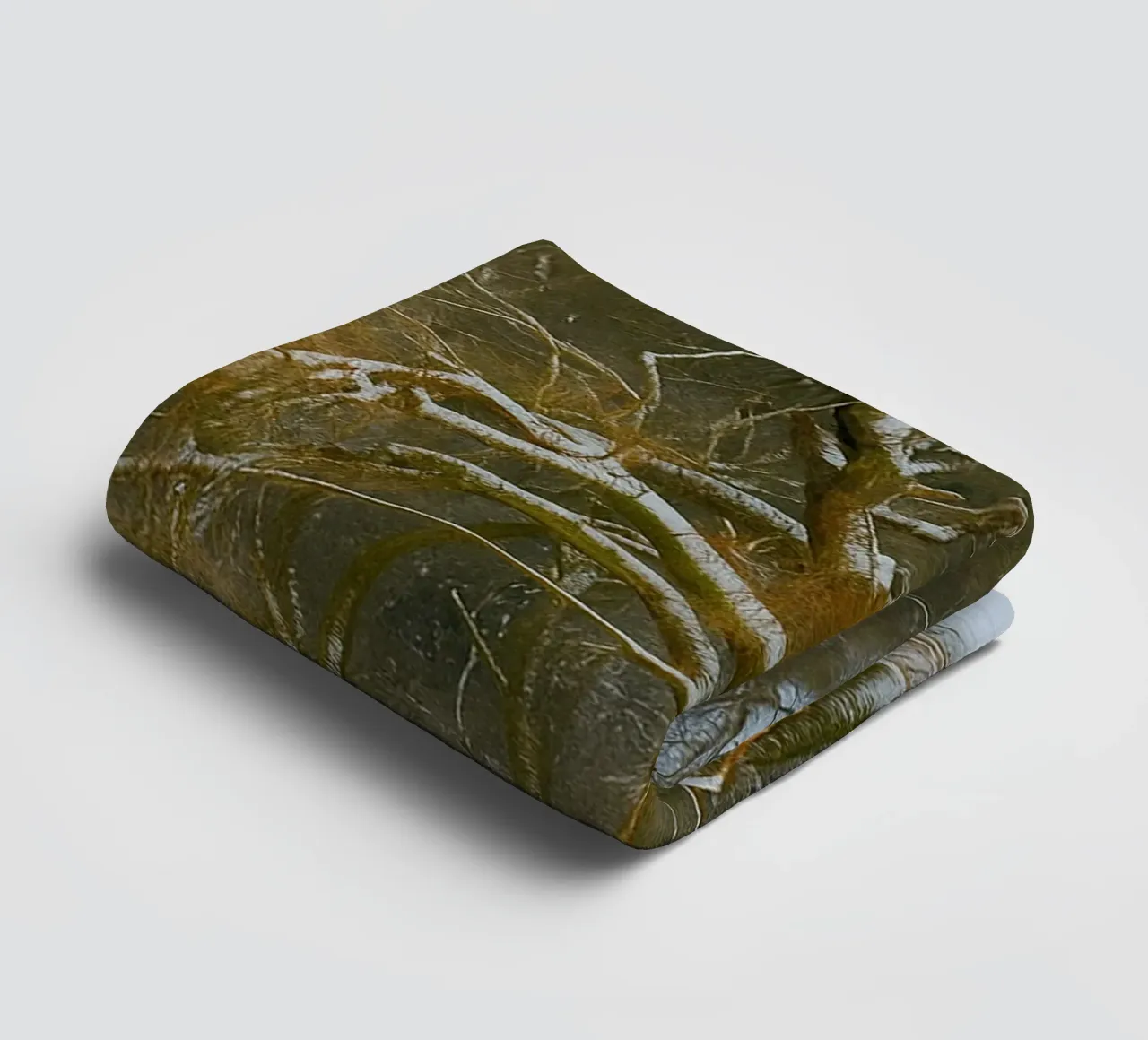 arbres secs à la lisière de la forêt serviette de bain de PASMING