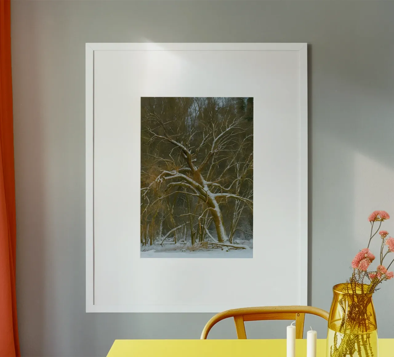 alberi secchi ai margini della foresta poster da PASMING