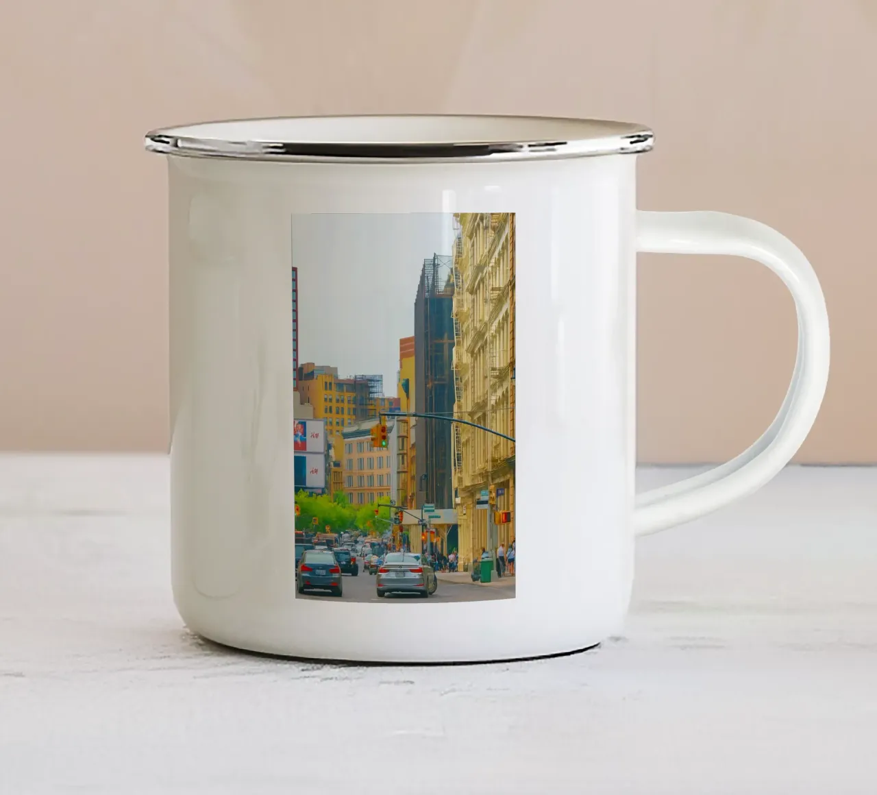 vista densa di una grande città tazza in smalto da PASMING