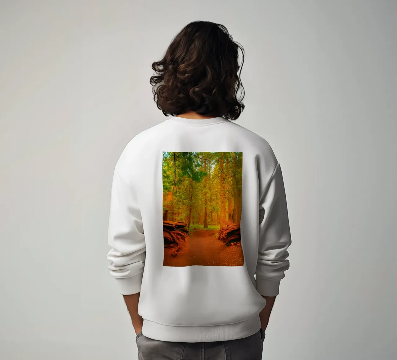 arbre tombé en deux dans la forêt sweat de PASMING