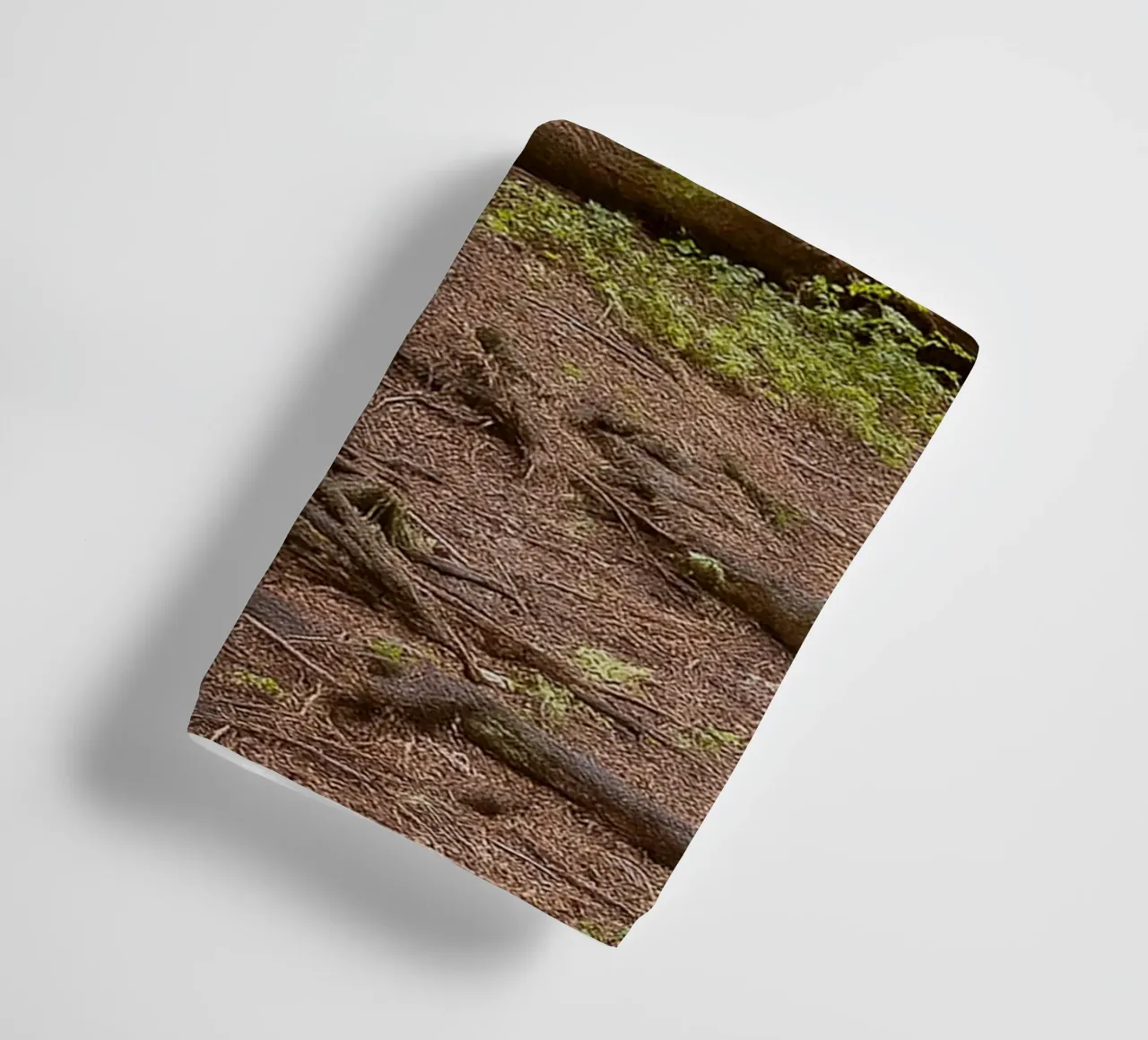 fallen rotten trees badhanddoek van PASMING