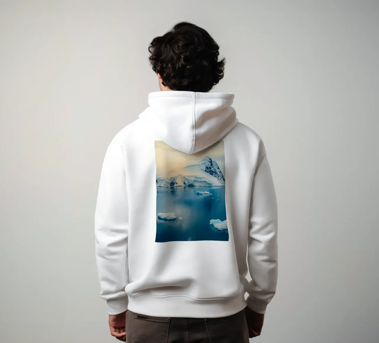 iceberg in mezzo all'oceano felpa con cappuccio da PASMING