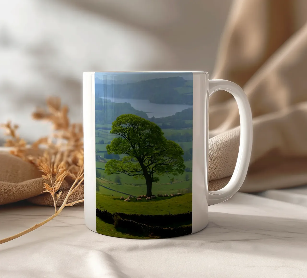 vista sul lago dal prato tazza in ceramica da PASMING
