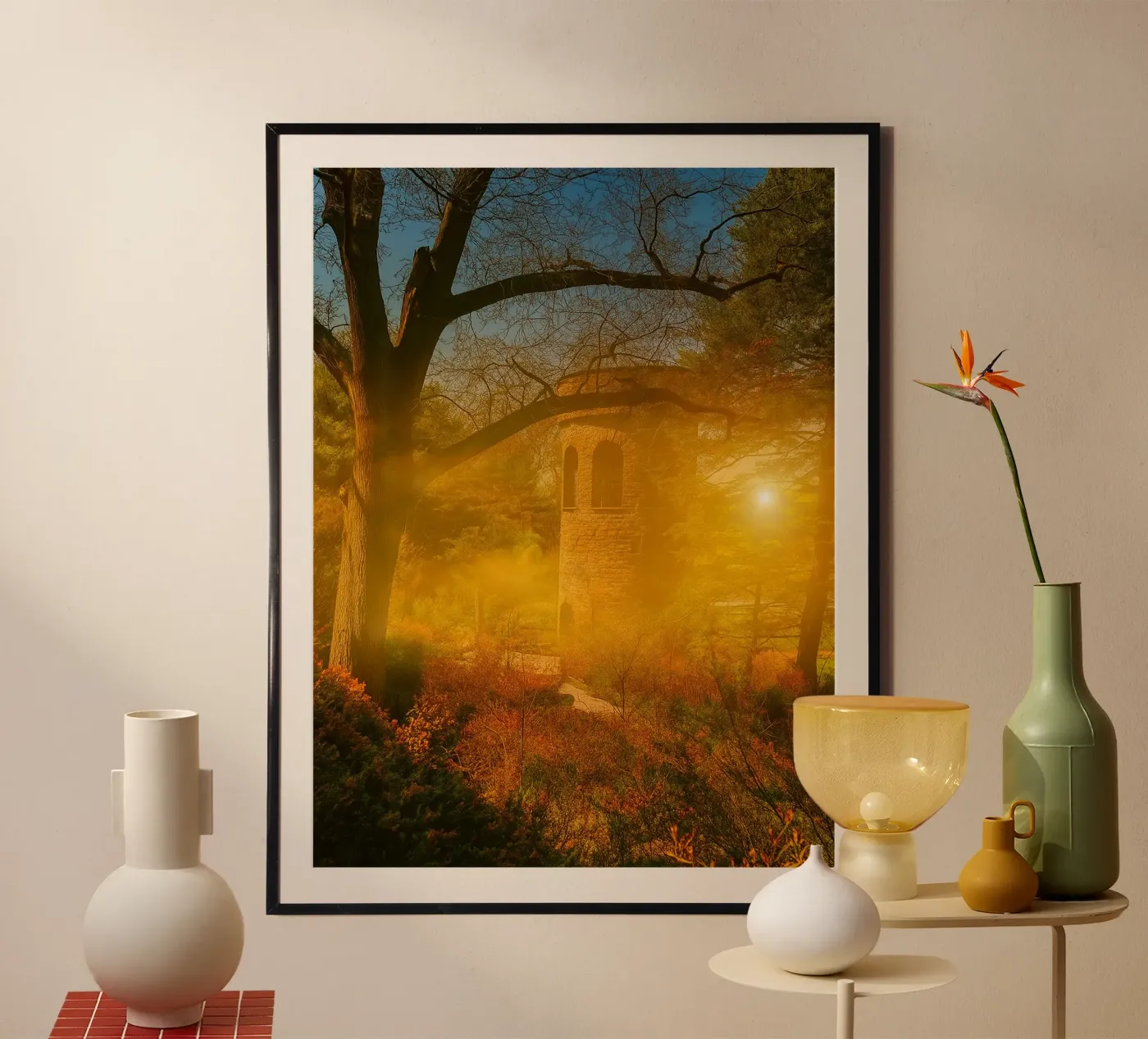 vecchio edificio in mezzo alla foresta poster da PASMING
