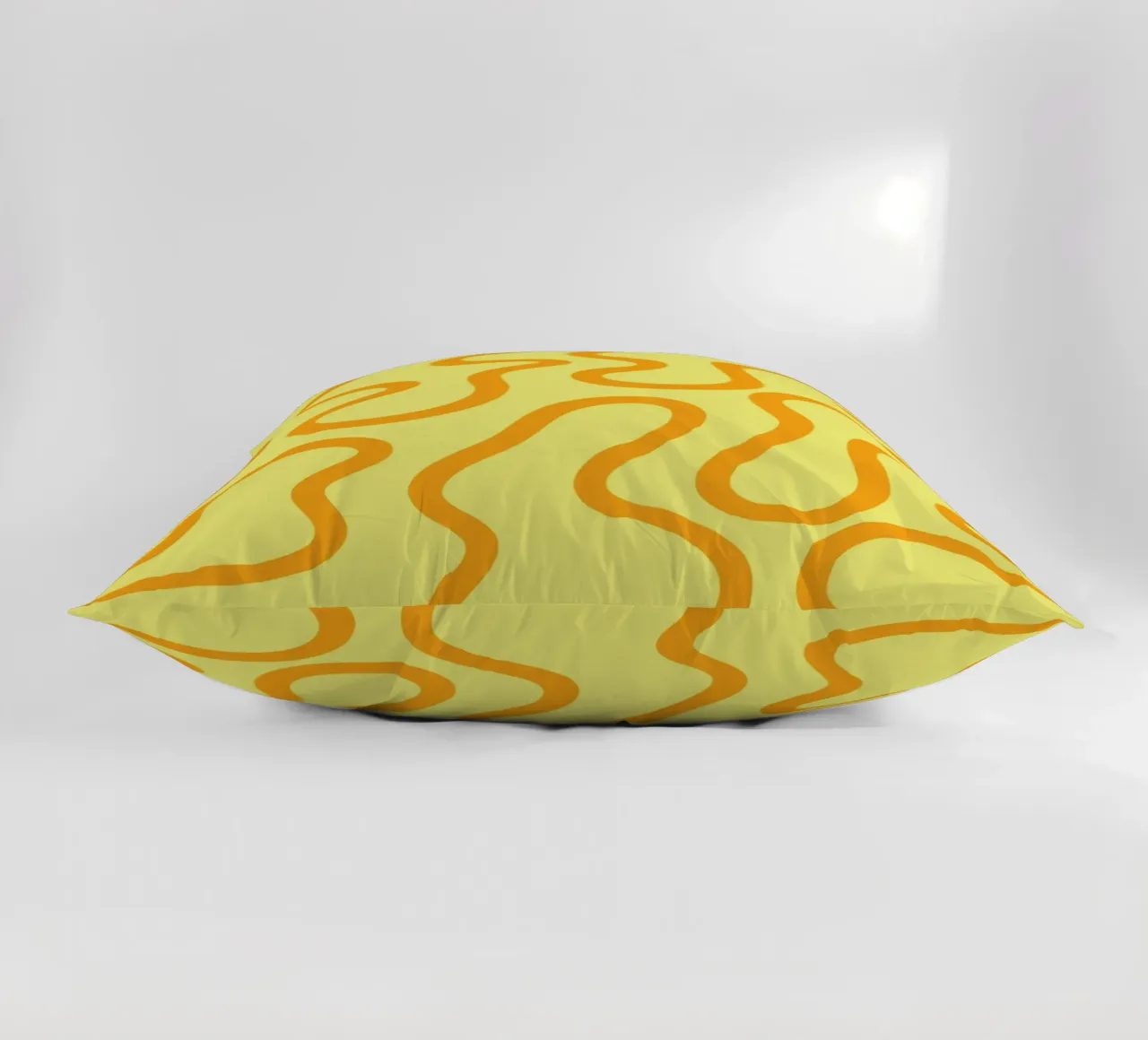 Line Art Käse gelb Kissen von Studio Fun Boy