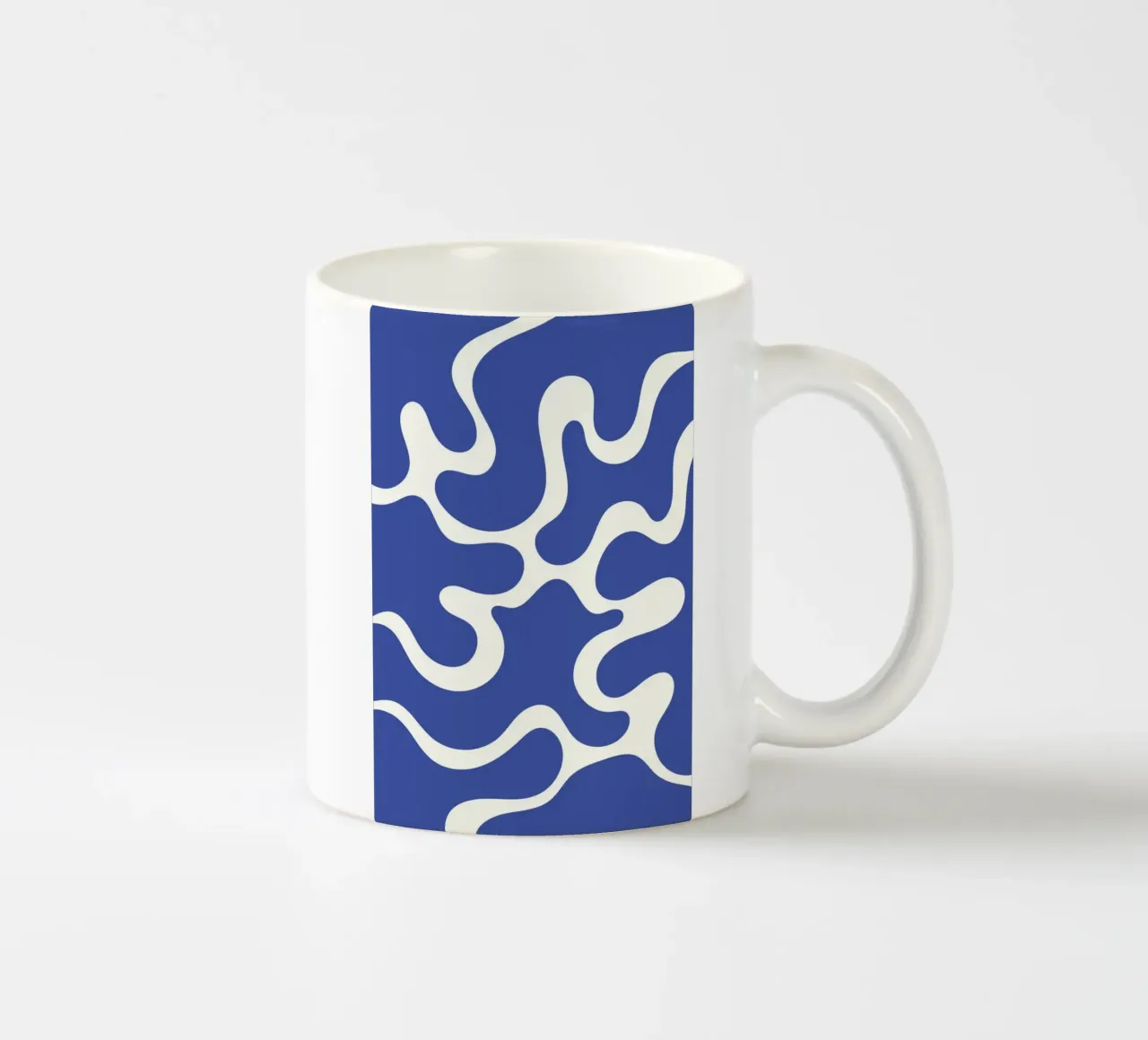 Fiume liquido blu astratto tazza in ceramica da Studio Fun Boy
