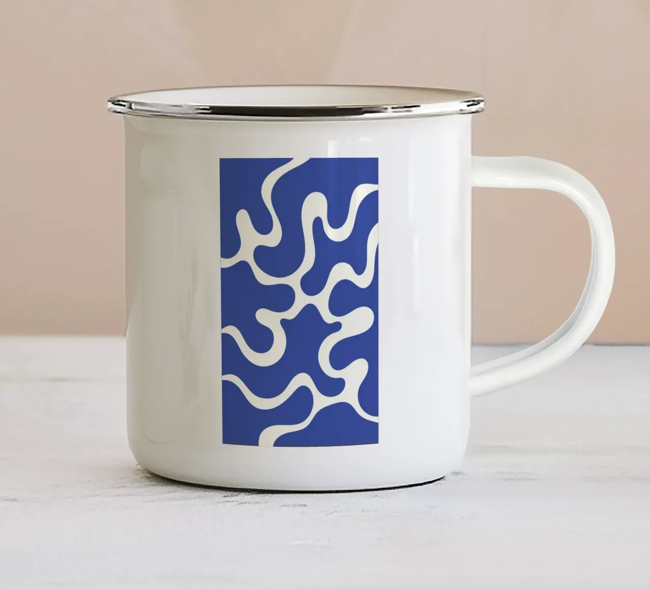 Fiume liquido blu astratto tazza in smalto da Studio Fun Boy