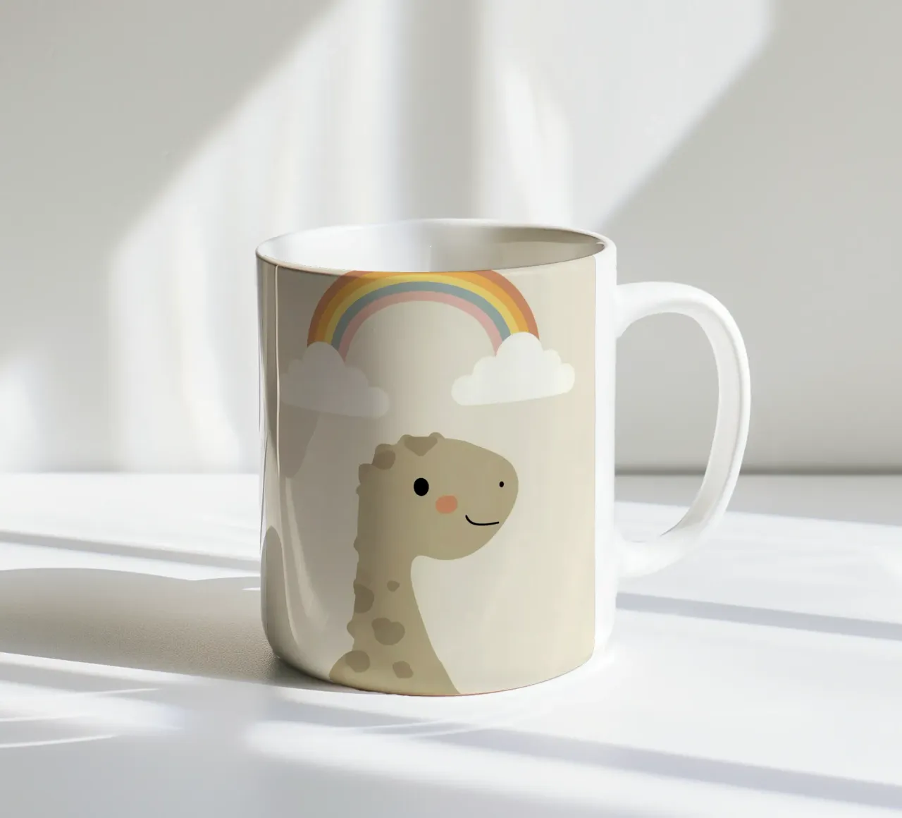 Cute Cartoon dinosauro e arcobaleno tazza in ceramica da DesignDoodle
