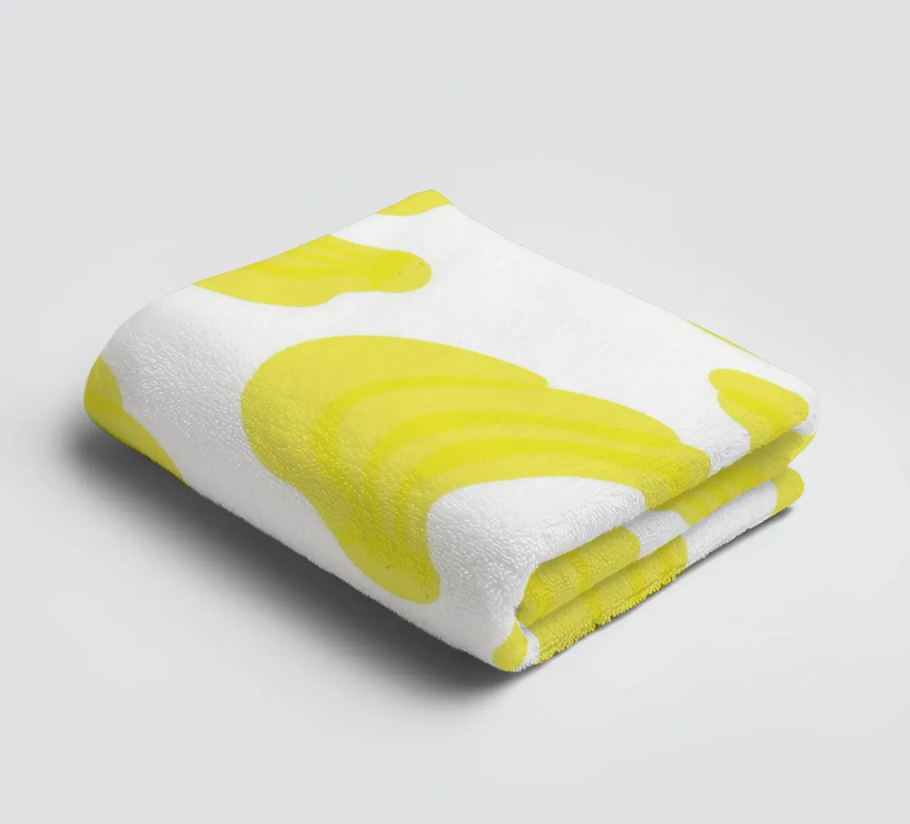 Giallo banana piatto asciugamano da bagno da Studio Fun Boy