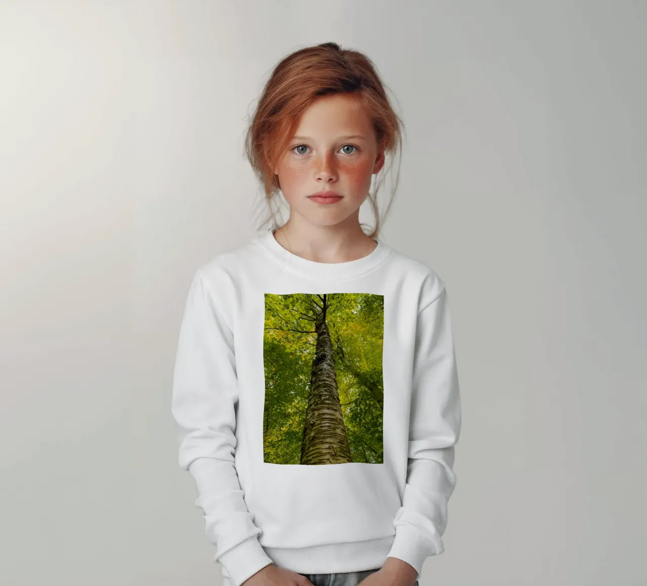vue du tronc d'un grand arbre sweat enfant de PASMING