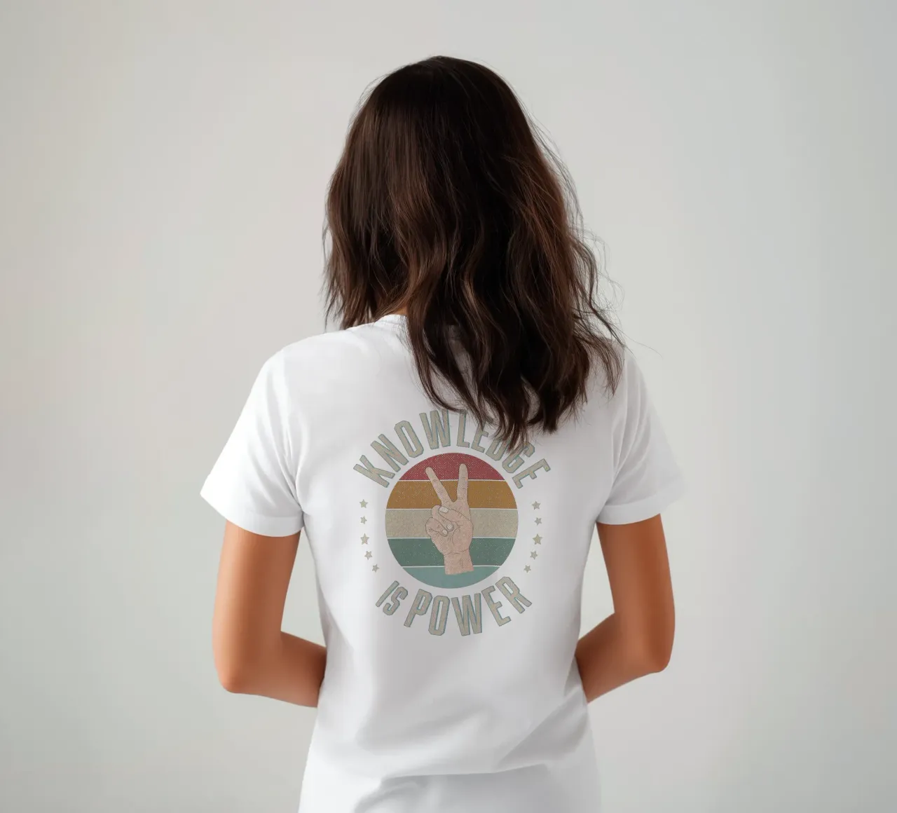El conocimiento es poder. Saber es poder. camiseta de CalliLetters