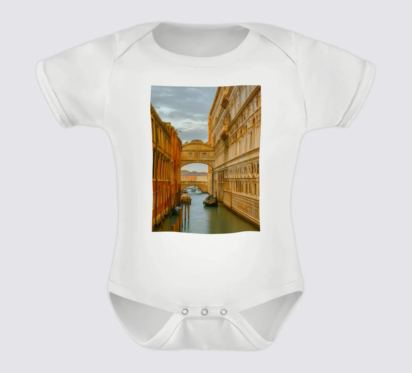 canale d'epoca tra vecchi edifici body neonato maniche corte da PASMING